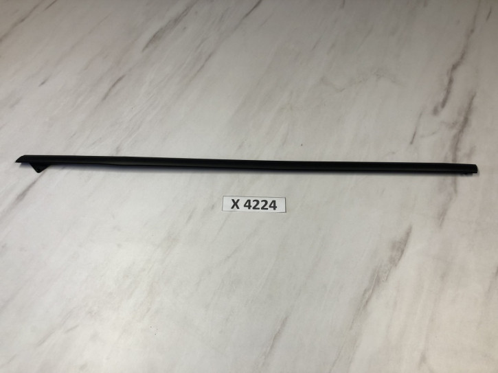 FORD FIESTA MK6 SCHACHTLEISTE VORNE LINKS NEU ORIGINAL 1763369                             	T/X4224