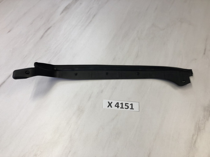 VOLVO V40 V40CC VERTIKALE TÜRDICHTUNG VORNE LINKS NEU ORIGINAL 31298958                                    	A5D/X4151