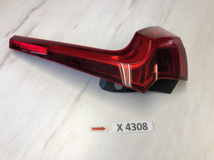VOLVO V90 II MK2 RÜCKLICHT HINTEN RECHTS NEU ORIGINAL 32293877                                  	II/R/X4308