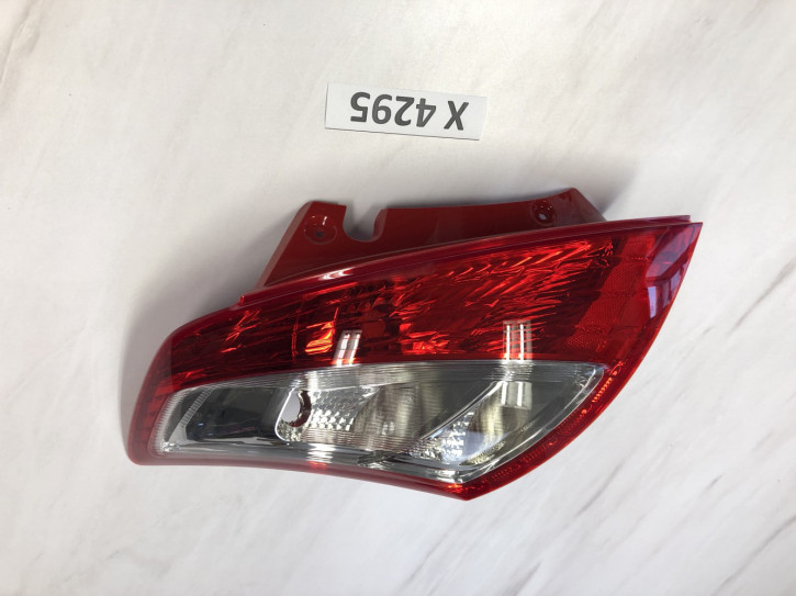 SUZUKI SWIFT RÜCKLEUCHTE RECHTS NEU ORIGINAL 35670-68L00                           	II/01C/X4295