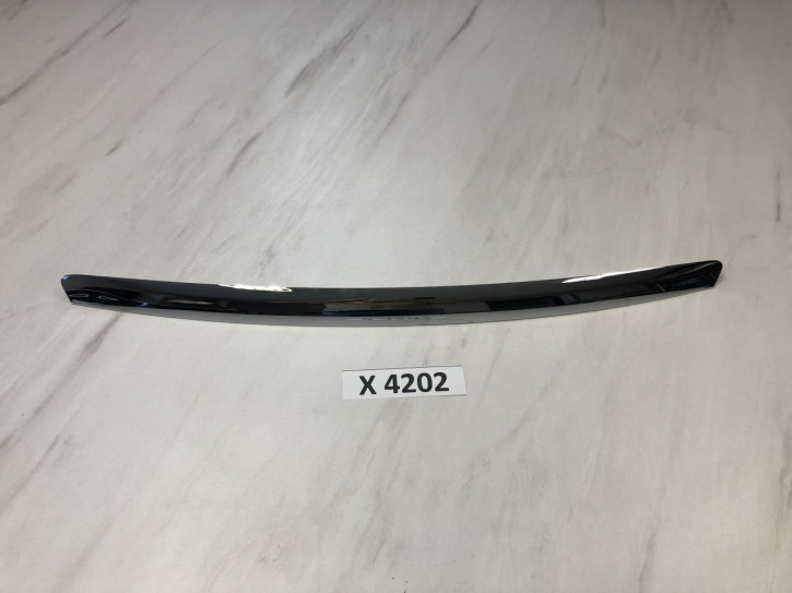 FORD FOCUS 2008-2012 GRILL GITTER VORNE CHROM NEU ORIGINAL 1537494                             	H3C/X4202