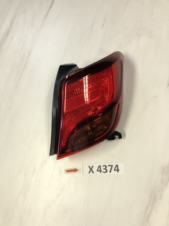 TOYOTA YARIS 2014-2017 RÜCKLICHT RECHTS NEU ORIGINAL 81551-0D600                                          	II/06A/X4374