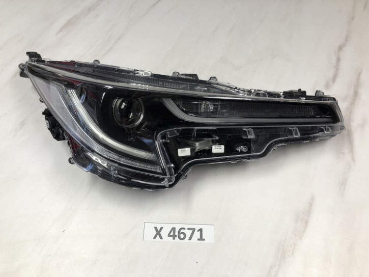 TOYOTA COROLLA SCHRÄGHECK 	81130-02S70 /  	SCHEINWERFER LED RECHTS NEU ORIGINAL	I/R	X4671