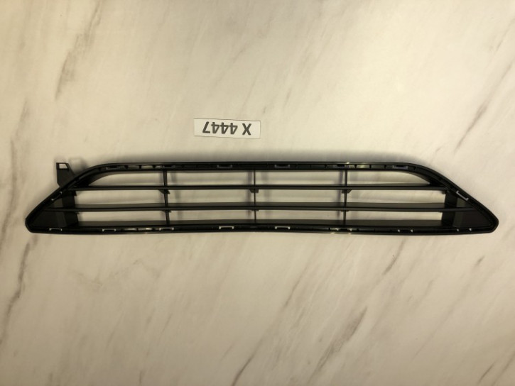 NISSAN GENUINE GRILL FRONTSTOßSTANGE UNTEN NEU ORIGINAL 62254-6FR0A D2E X4447