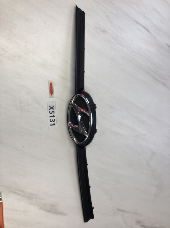 HYUNDAI I10 IA	FRONTGRILL EMBLEM NEU ORIGINAL 	86351-B9500  / 86350-B9500	I2D	X5131