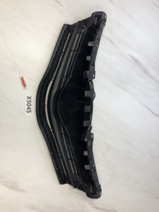 TOYOTA YARIS III 11-14	KÜHLERGRILL NEU ORIGINAL 	53111-0D350	E1C	X5045