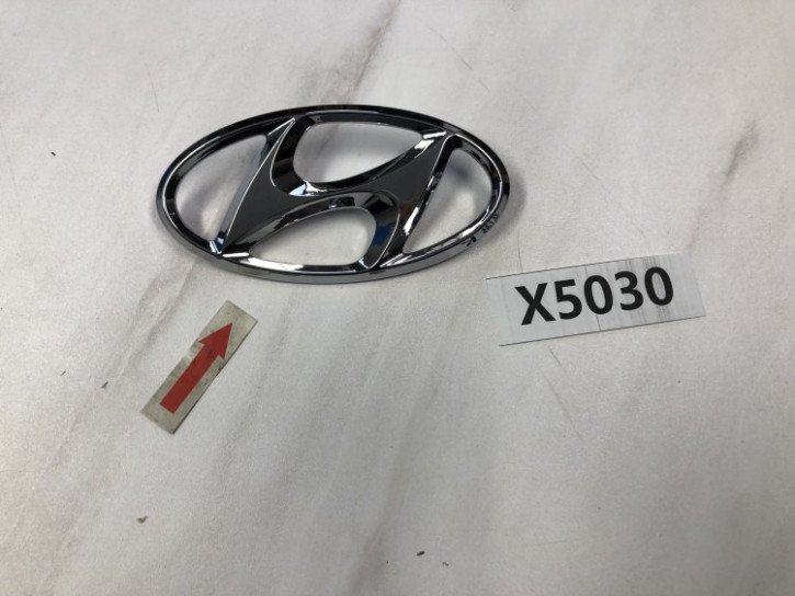 HYUNDAI IX20 	EMBLEM VORNE NEU ORIGINAL 	86300-1K000	I1C(3)	X5030