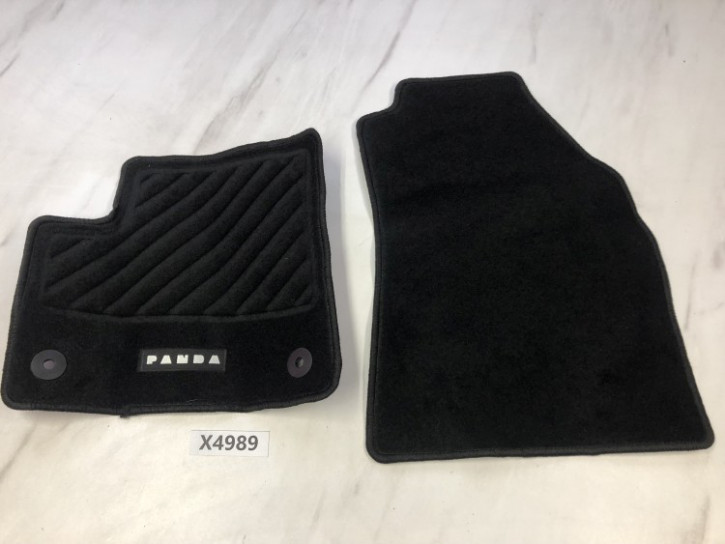 FIAT GRANDE PANDA	FUßMATTEN VORNE MIT SCHRIFTZUG PANDA NEU ORIGINAL		B2E	X4989 + X4990