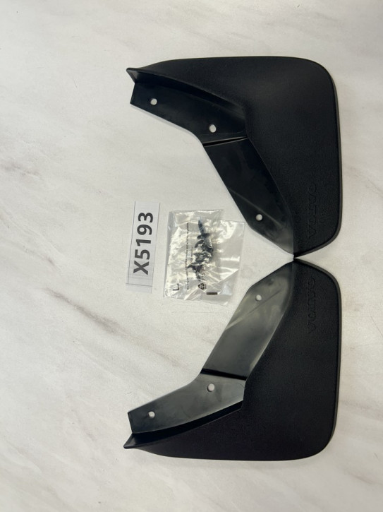 VOLVO XC60 MK2 	SCHMUTZFÄNGER VORNE SATZ NEU ORIGINAL 	31435990 / 31435995RH / 31435994LH	K1D	X5193