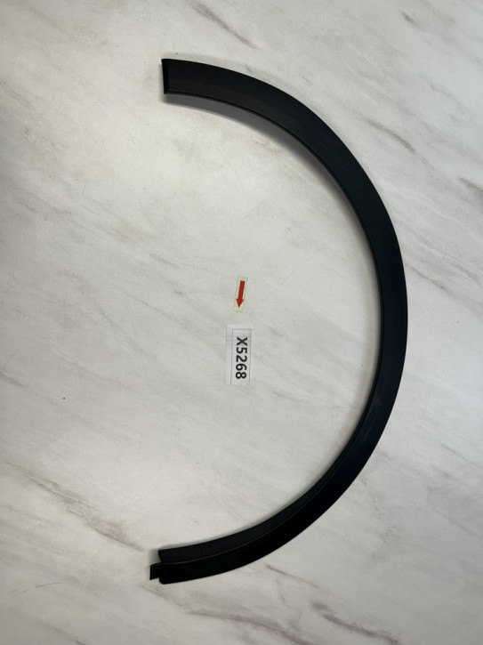 HYUNDAI BAYON 	RADLAUF ZIERLEISTE VORNE LINKS NEU ORIGINAL  	87711-Q0400	D1F	X5268