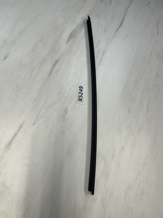 DACIA DOKKER	FENSTERSCHACHTLEISTE VORNE LINKS AUßEN NEU ORIGINAL 	808214548R	W/U	X5249