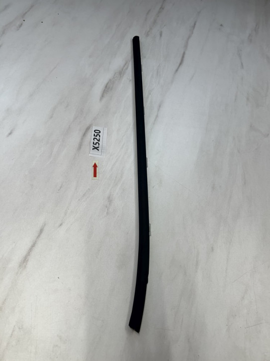HYUNDAI TUCSON 15-21	FENSTERSCHACHT LEISTE HINTEN RECHTS AUßEN NEU ORIGINAL  	83220-D3000	W/U	X5250