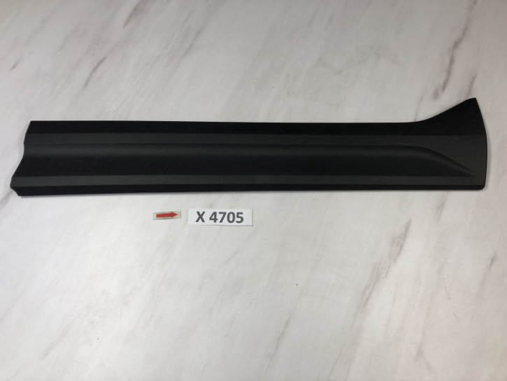 VOLVO XC40 	TÜRZIERLEISTE VORNE RECHTS NEU ORIGINAL    	32409185	E1D	X4705