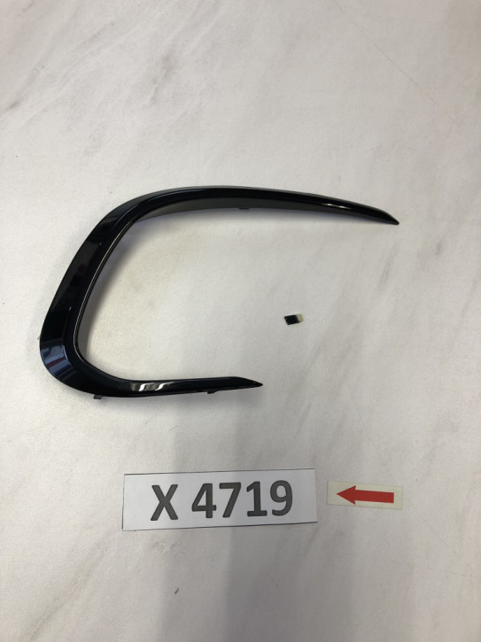 FIAT TIPO 2015	HALOGENGRILL LACKIERT NEU ORIGINAL    	735673957 / 6QU39MX5AA	II/07B	X4719