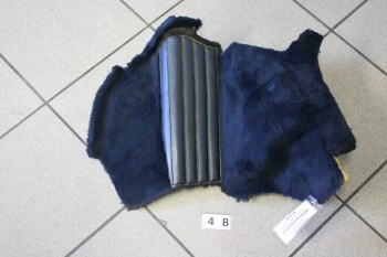 Audi V8 D11 Bodenbelag Teppichecke Fussablage marine blau 447010003B