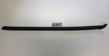 NISSAN NT-500 CABSTAR ZIERLEISTE VORNE LINKS NEU ORIGINAL 80847MB40A	        R/G997
