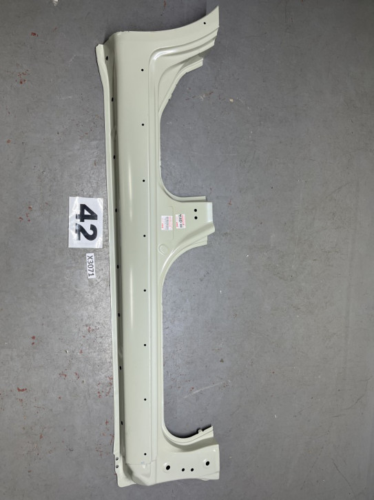 SUZUKI SX4 S-CROSS 06- SCHWELLER SEITENSCHWELLER RECHTS ORIGINAL NEU 64111-79J20-P41                                        	42/X3071