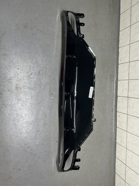 HYUNDAI I20 BC3	DIFFUSOR HINTEN SCHWARZ GLANZ NEU ORIGINAL    	86612-Q0010	EK-N093