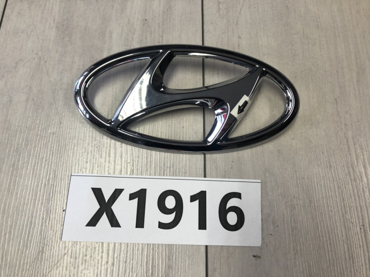 HYUNDAI I10 EMBLEM VORNE NEU ORIGINAL 86300K7000                                    	H1D/X1916