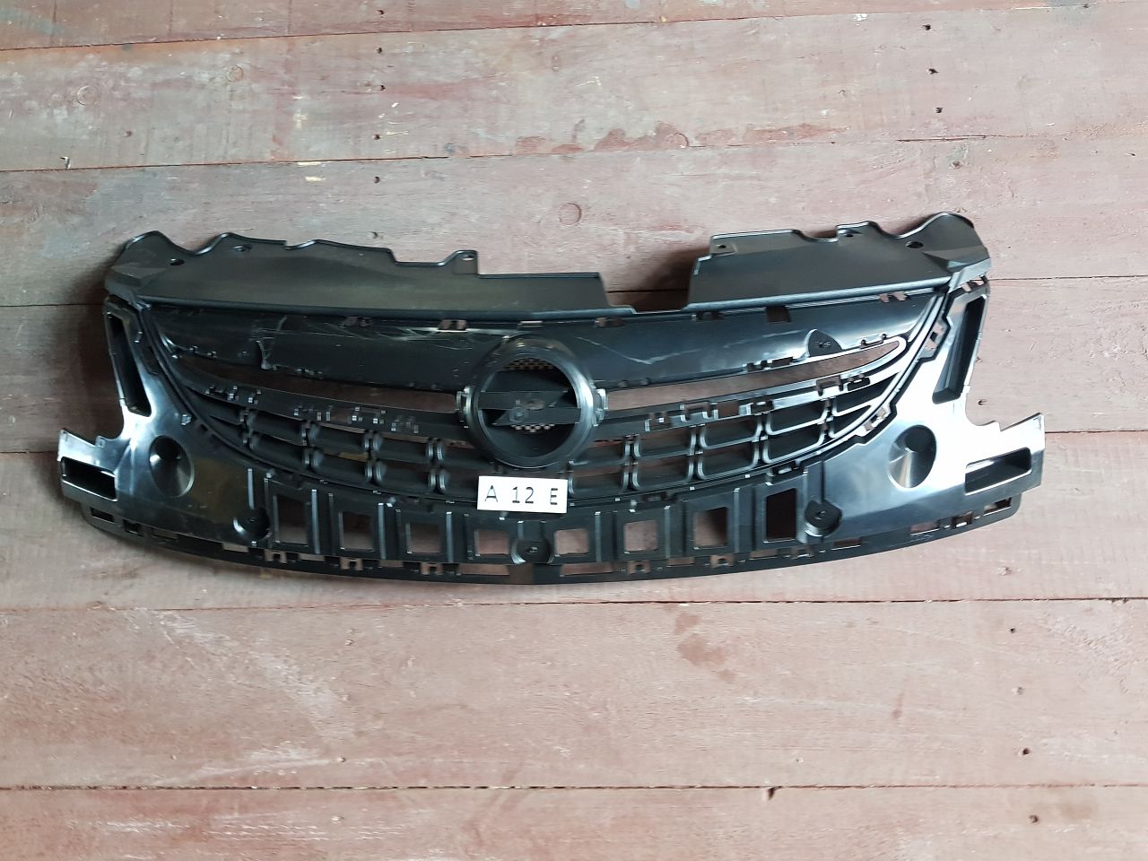 Kühlergrill Grill Frontgrill Opel Corsa Bj 90-93 grundiert 1021073